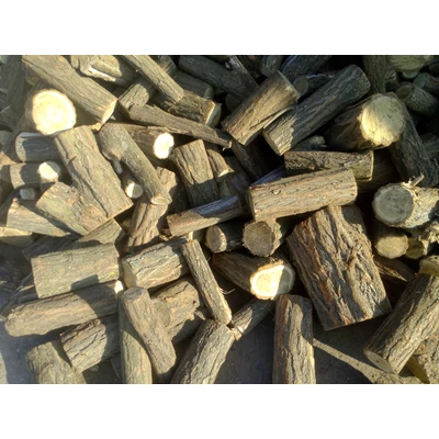 Tüzifa: akác kugli